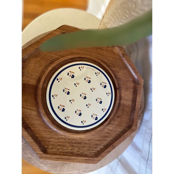 Goodwood Teak Wood Serving Board Platter w/ Red Floral Hot Plate Center Vintage - Picture 2 of 5